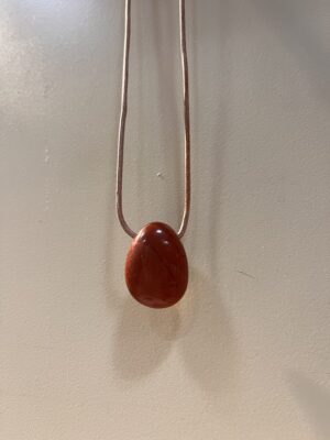 Trommelstein gebohrt „Jaspis Rot“